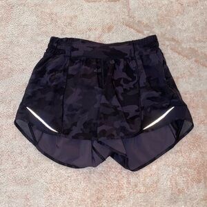 Black camo lululemon shorts size 4 tall